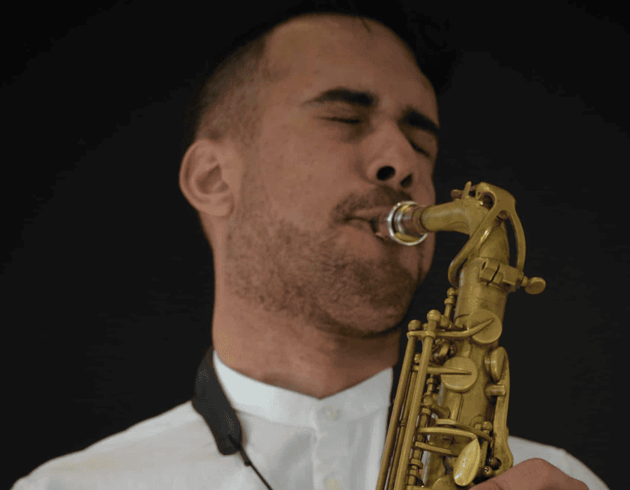 Carlos Vizoso playing sax
