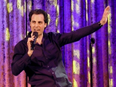 ROB-MAGNOTTI-Comedian-Impressionist-Actor-Stage-Photo_400x300_acf_cropped